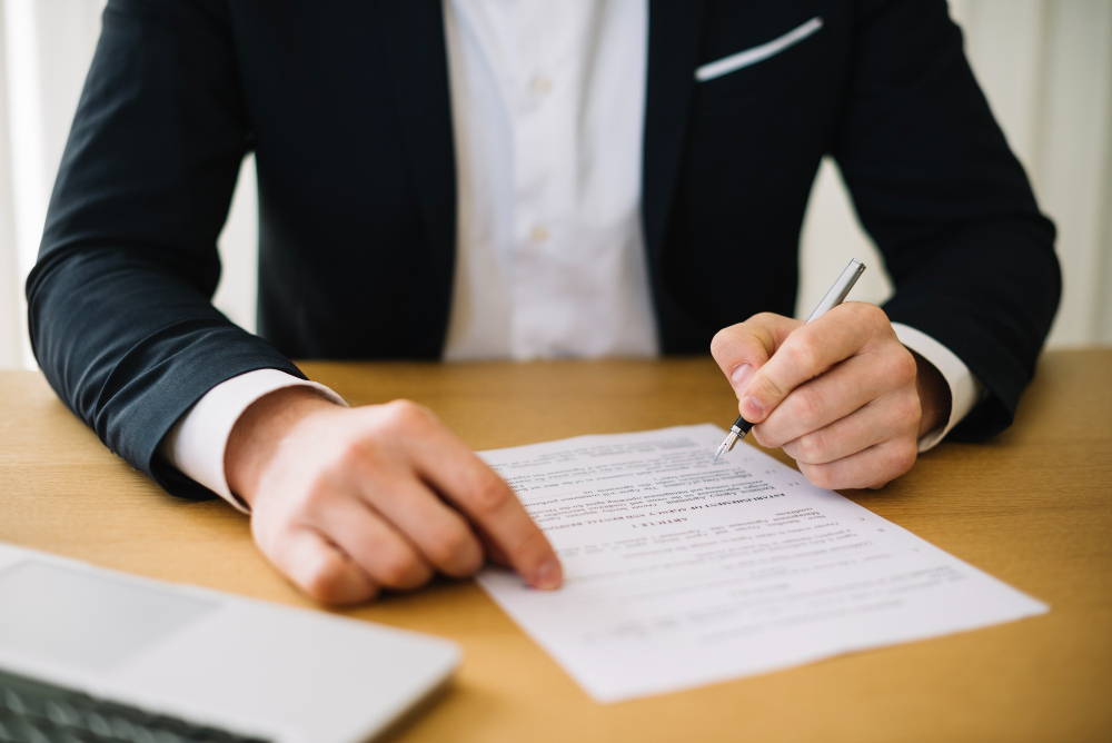 Как написать заявление об увольнении по собственному желанию - рекомендации и образец