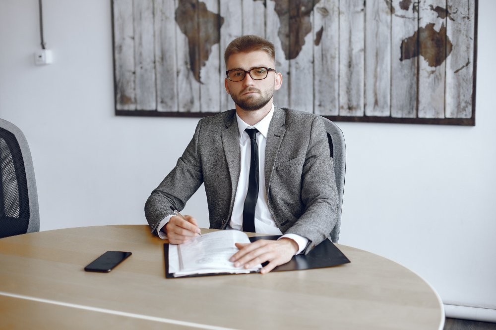 Как оформить договор с индивидуальным предпринимателем на оказание услуг: образец и правила составления